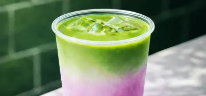 Добавили напитки с матчей — мягкие, сливочные и с лёгкой травянистой свежестью.

Есть горячие и холодные варианты — подойдут для паузы в течение дня или как дополнение к еде.