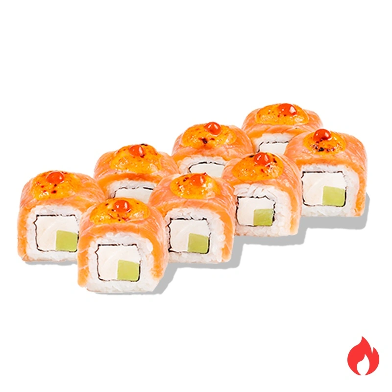 Ролл Филадельфия Чили Пеппер - Свежий лосось, опалённый , спелый авокадо, сливочный сыр, соус шрирача, тростниковый сахар и пикантный соус.