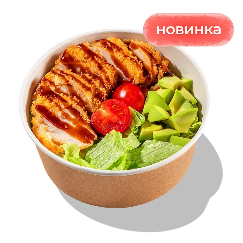 Боул Цыпленок Тонкацу с салатом - Сочное филе цыплёнка в хрустящей панировке с салатом айсберг, спелым авокадо, томатами черри, соусом тонкацу и японским майонезом. Много белка и клетчатки
