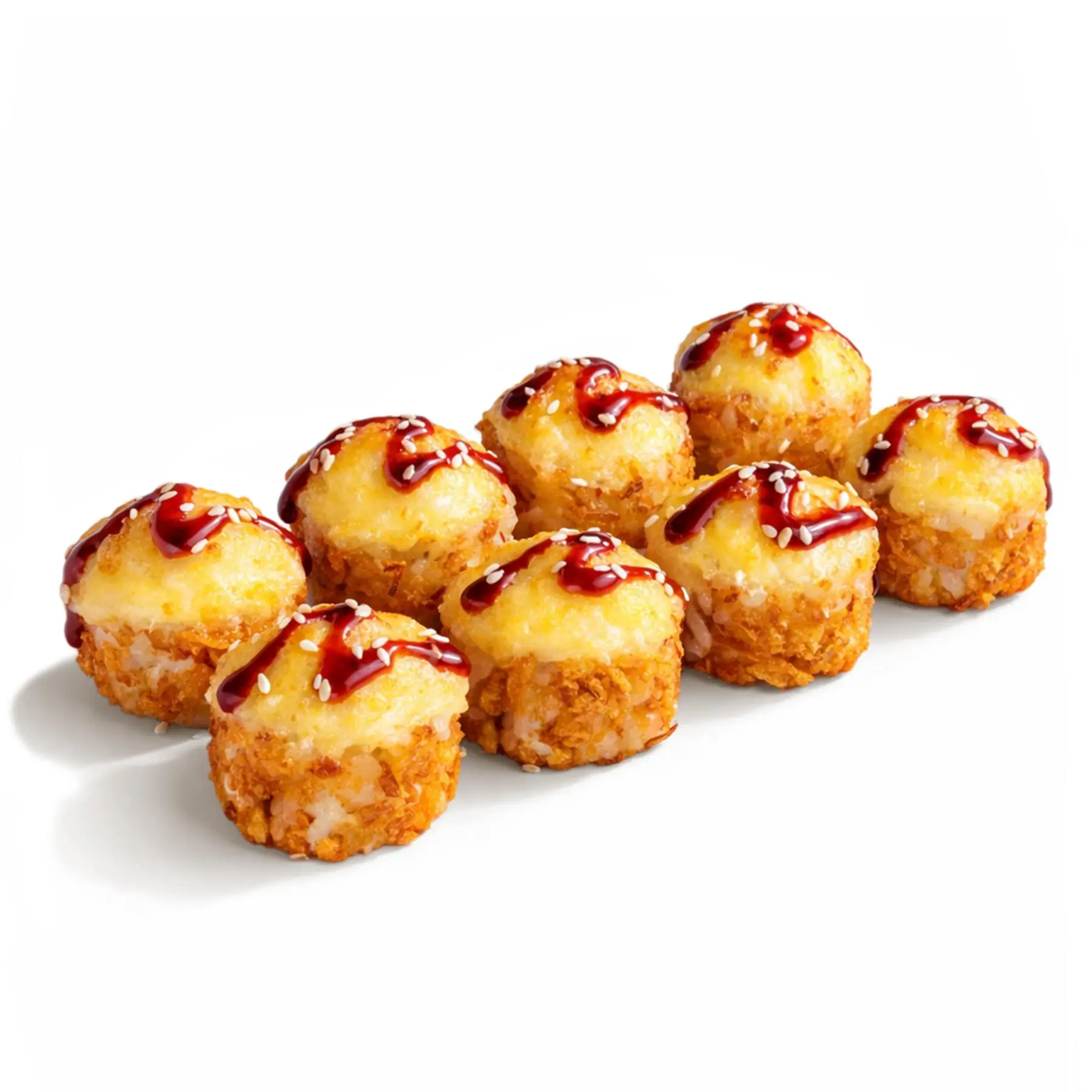 Запечённый ролл с цыплёнком и жареным луком - Копчёный цыплёнок, хрустящий огурчик, сливочный сыр, жареный лук, моцарелла, майонез, соус унаги и белый кунжут