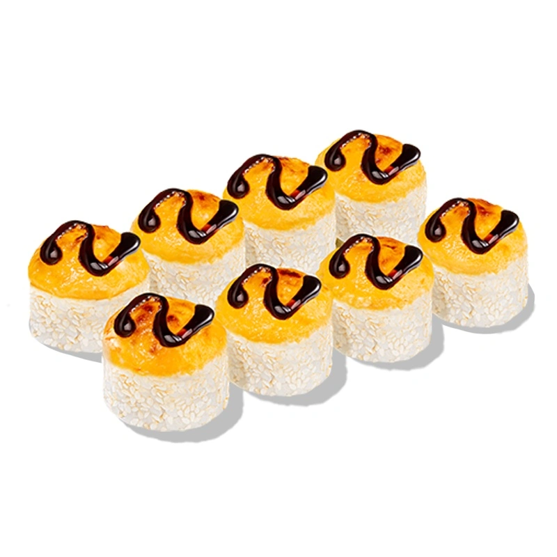 Ролл Горячий Цыпленок - Копченый цыпленок, спелый авокадо, пикантный соус, кунжут и соус унаги