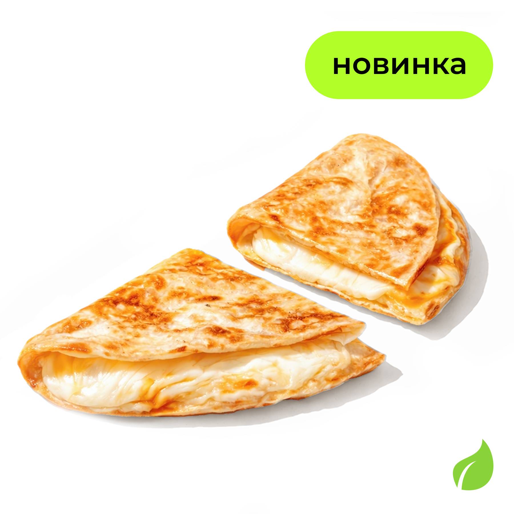 Роти с сыром - Хрустящая роти с сырным характером: яркий чеддер, нежная моцарелла и пикантный пармезан в каждом кусочке. Тот случай, когда сыра много не бывает